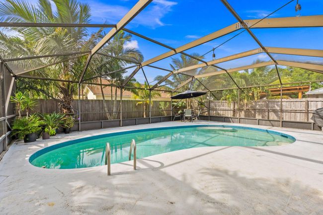 5280 Se Dell St, House other with 4 bedrooms, 2 bathrooms and null parking in Stuart FL | Image 10