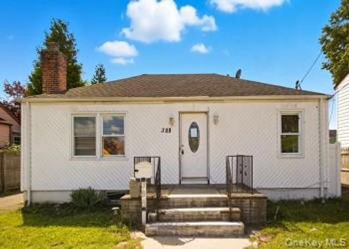 388 Maplegrove Ave, Uniondale, NY, 11553-2028 | Card Image