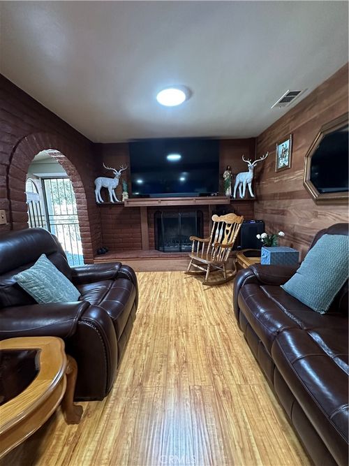 26326 Investors Pl, Hemet, CA, 92544-8706 | Card Image