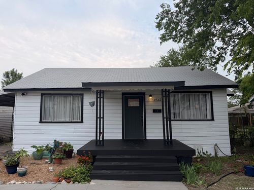 1422 Santa Monica St, San Antonio, TX, 78201-4158 | Card Image