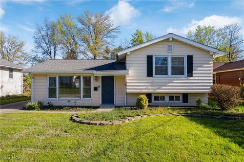 6419 Longridge Rd, Mayfield Heights, OH, 44124-4116 | Card Image
