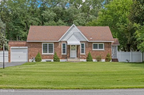 131 Shaker Rd, Albany, NY, 12211-2033 | Card Image