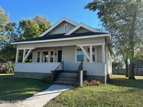 311 E Main St, Carterville, MO, 64835-1523 | Card Image