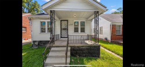 19704 Saint Aubin St, Detroit, MI, 48234-1250 | Card Image