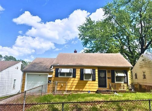 341 N Quincy Ave, Kansas City, MO, 64123-1345 | Card Image