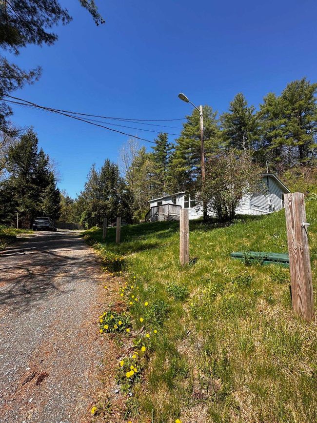 467 River Road, House other with 3 bedrooms, 2 bathrooms and null parking in Putney VT | Image 20