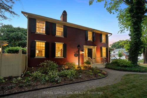 307 Mississagua St, Niagara on the Lake, ON, L0S1J0 | Card Image