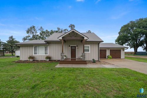 551 N 6th Ave Avenue, Canistota, SD, 57012 | Card Image