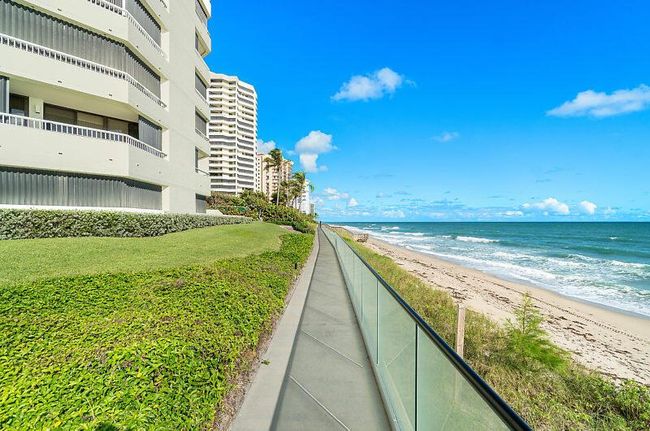APT-11C - 5070 N Ocean Dr, Condo with 2 bedrooms, 2 bathrooms and null parking in Riviera Beach FL | Image 21