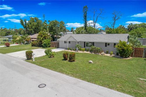 11450 Heidi Lee Ln, FORT MYERS, FL, 33908-4025 | Card Image