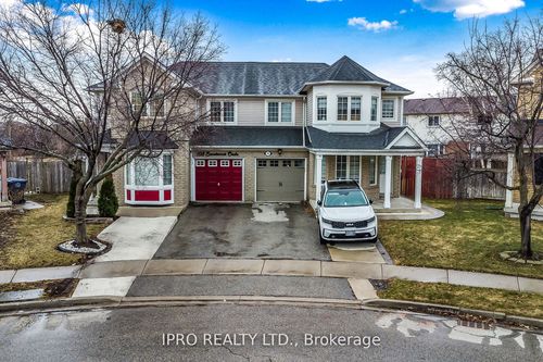 108 Sweetwood Cir, Brampton, ON, L7A2S2 | Card Image