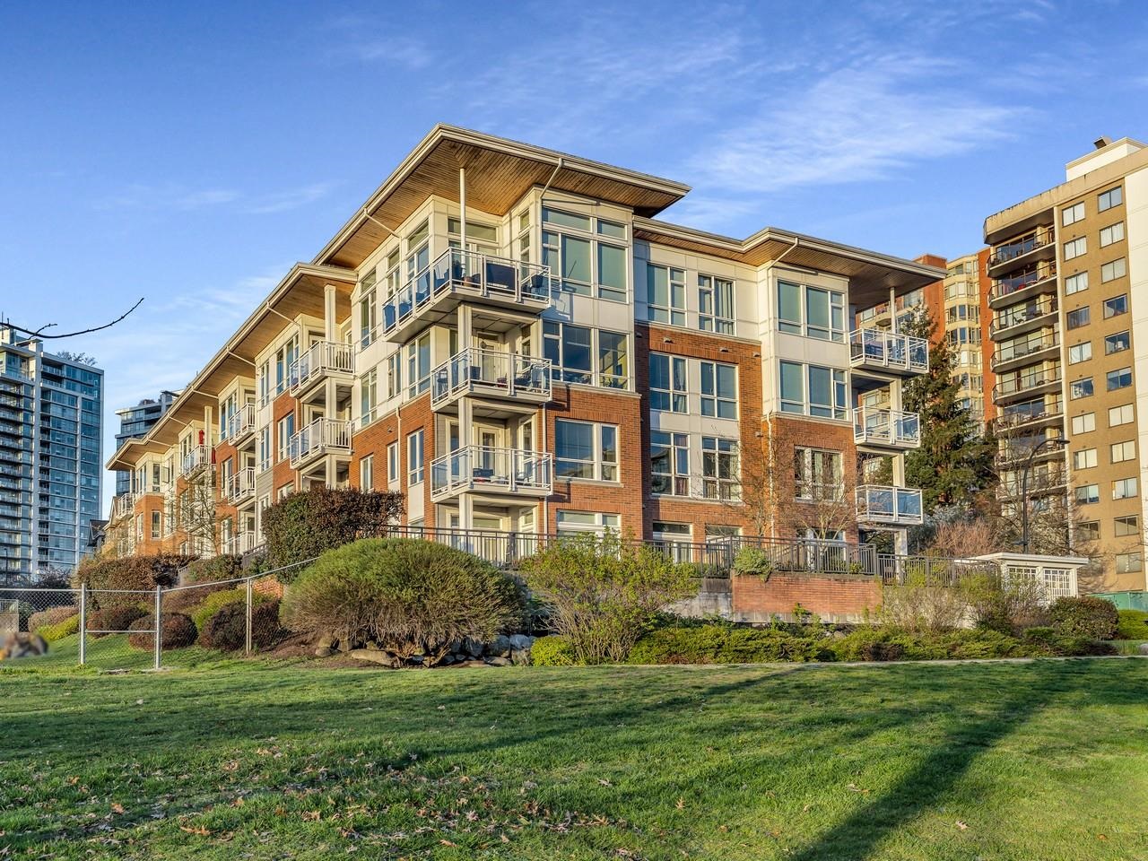 210 - 717 Chesterfield Avenue, Condo with 2 bedrooms, 2 bathrooms and 2 parking in North Vancouver BC | Image 2