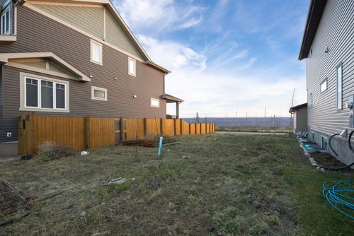 652 Athabasca Avenue, Fort Mcmurray, AB, T9J1H8 | Card Image