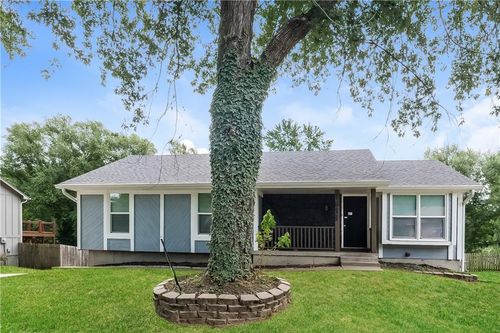 1611 Se 2nd Ter, Lees Summit, MO, 64063-3368 | Card Image