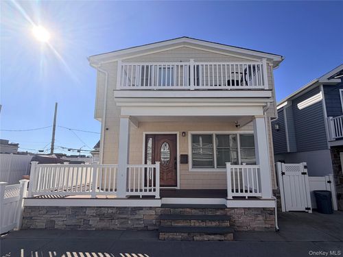 65 New Hampshire St, Long Beach, NY, 11561-1335 | Card Image