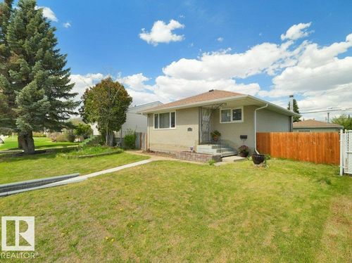 6324 132 Ave Nw, Edmonton, AB, T5A0J7 | Card Image