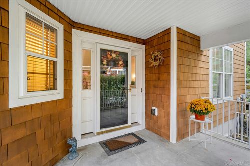 7 Glen Hill Ln, Tarrytown, NY, 10591-5055 | Card Image