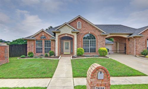 7828 Vineyard Ct, North Richland Hills, TX, 76182-9244 | Card Image