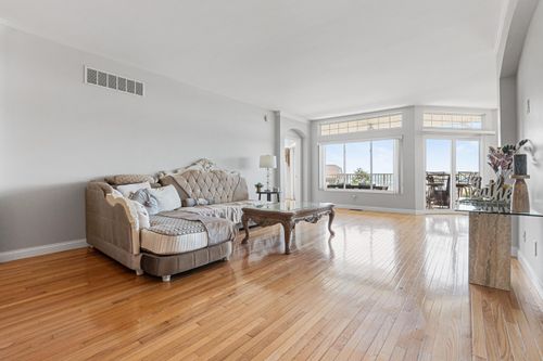 459 Pinnacle Way, Ludlow, KY, 41016-1703 | Card Image