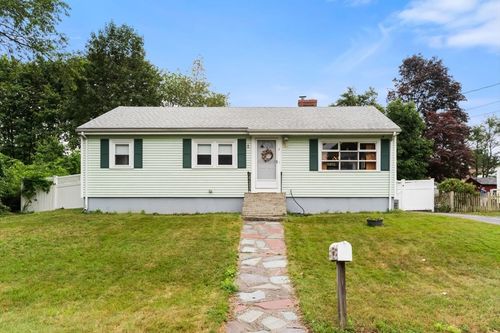 2 Robinson Rd, Woburn, MA, 01801-6122 | Card Image