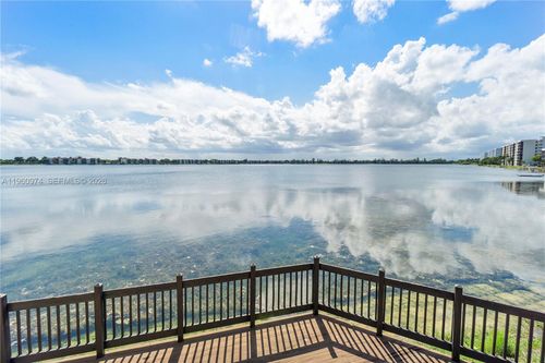 315-105 Lake Emerald Dr, Oakland Park, FL, 33309-6292 | Card Image