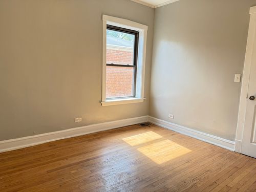 8411 S Elizabeth St, Chicago, IL, 60620-4436 | Card Image