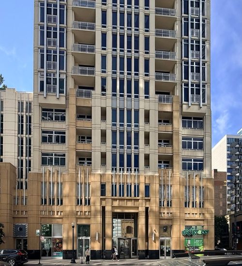 1111-1400 Michigan Ave, Chicago, IL, 60605-3720 | Card Image