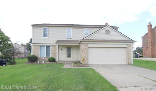 5590 Greenbriar Dr, West Bloomfield, MI, 48322-1417 | Card Image