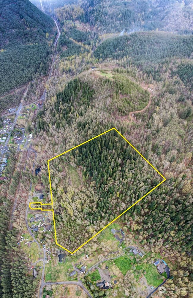 **Lot lines are approximate | Image 4