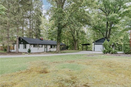18535 Geauga Lake Road, Chagrin Falls, OH, 44023 | Card Image