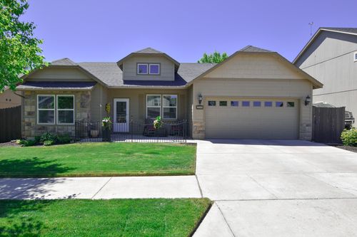 2344 Nw Glen Oak Ave, Redmond, OR, 97756-9017 | Card Image
