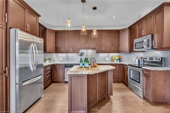 502 - 223 Erb St W, House attached with 2 bedrooms, 2 bathrooms and 1 parking in Waterloo ON | Image 8