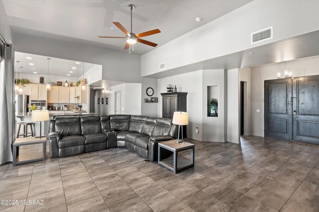 10-Living Area | Image 10
