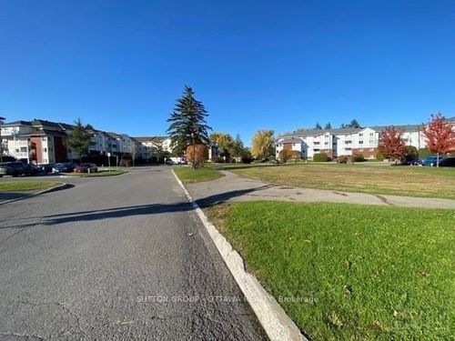 5-268 Lorry Greenberg Dr, Ottawa, ON, K1T3K1 | Card Image