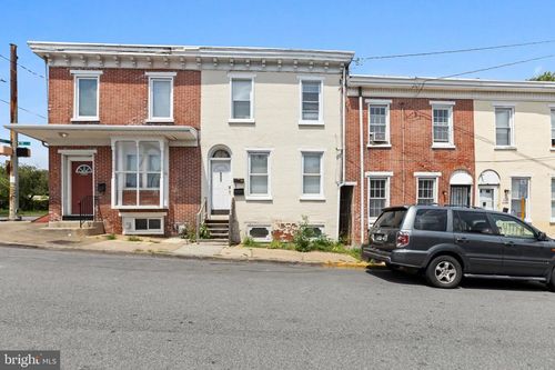 821 W 7th St, WILMINGTON, DE, 19801-2036 | Card Image