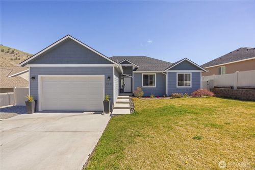 452 Spring View Pl, Chelan, WA, 98816-5705 | Card Image