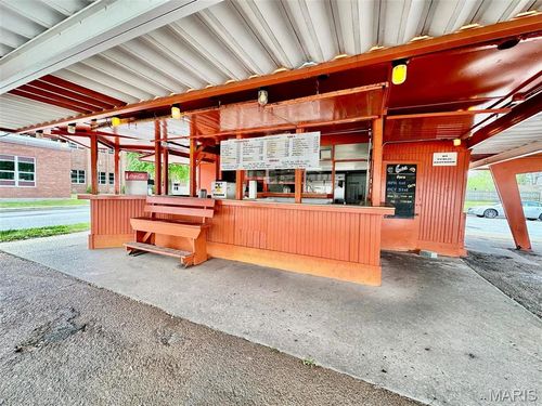 762 N Wood River Ave, Wood River, IL, 62095-1247 | Card Image