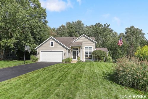 1868 Suntree Ln, Zeeland, MI, 49464-8311 | Card Image