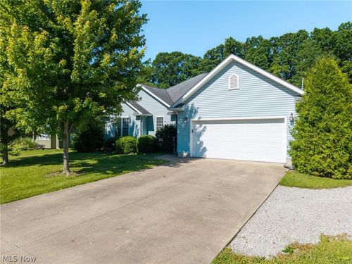 3029 Cinnamon Dr W, West Salem, OH, 44287-9124 | Card Image