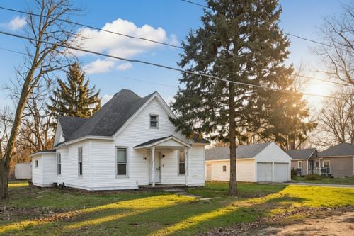 207 Field St, Secor, IL, 61771-9650 | Card Image