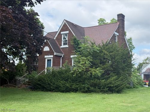 800 Tenney Ave, Campbell, OH, 44405-1614 | Card Image