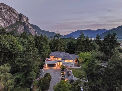 38243 Vista Crescent, Squamish, BC, V8B0X1 | Card Image