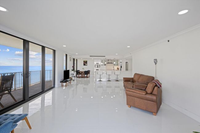 APT-4C1 - 3400 S Ocean Blvd, Condo with 2 bedrooms, 2 bathrooms and null parking in Palm Beach FL | Image 15