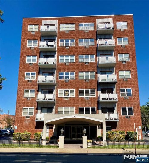 20 Jefferson St, Hackensack, NJ, 07601-5007 | Card Image