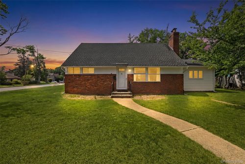 404 Foxdale Ave, Oceanside, NY, 11572-2524 | Card Image