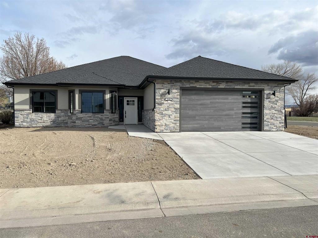 Red Cliff Cir, Montrose, CO 81401