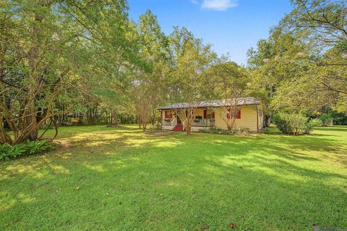 10466 Hughes Ln, Denham Springs, LA, 70706-1111 | Card Image