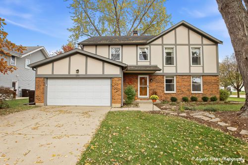 849 Blue Mound Drive, Crystal Lake, IL, 60014 | Card Image