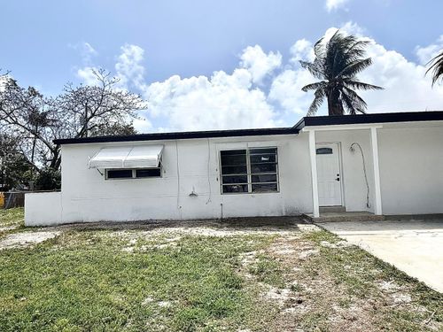 2018 Whitney Rd, West Palm Beach, FL, 33409-6432 | Card Image