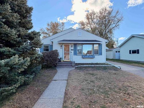 1043 14th Ave S, Clinton, IA, 52732-6201 | Card Image